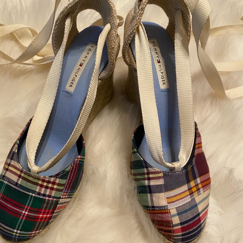 Tommy Hilfiger tie up Plaid wedges